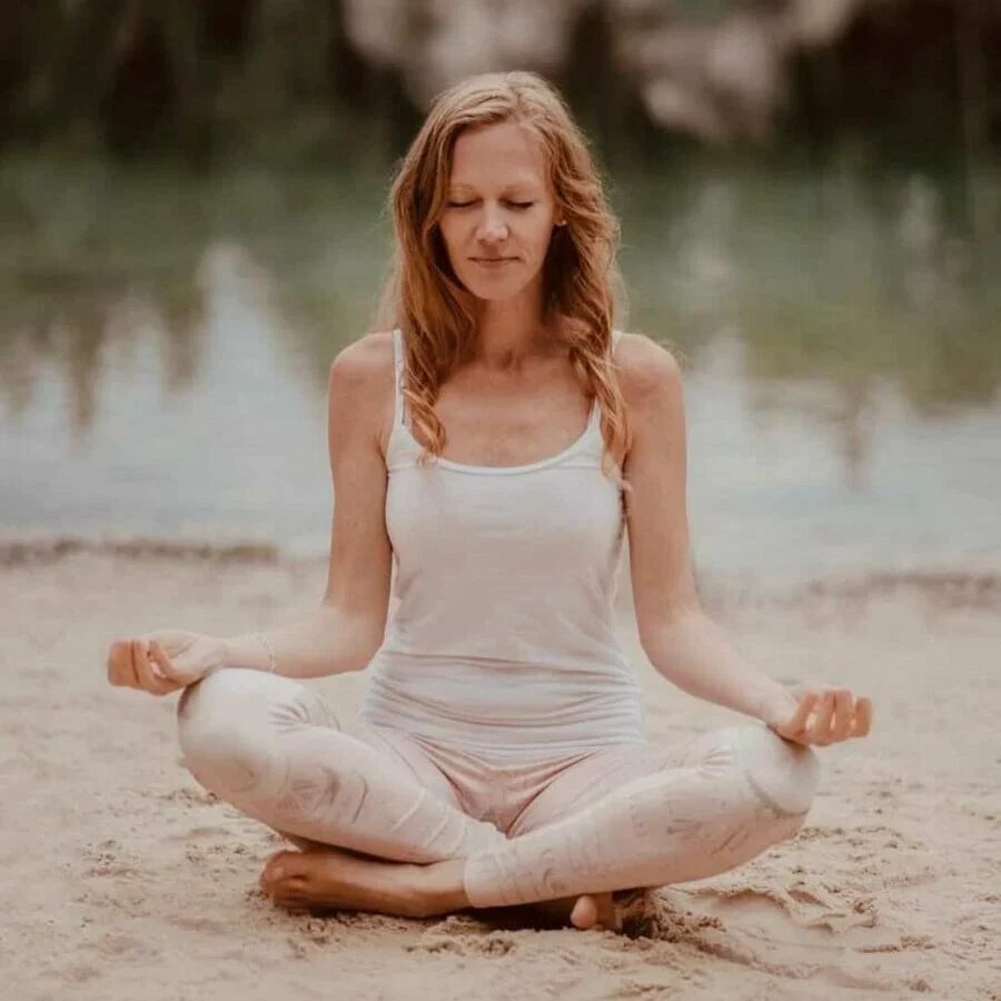 Meditace a ztišení mysli v klidném prostředí